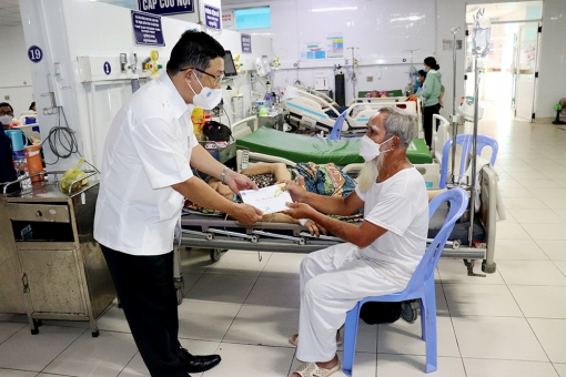 An Giang được hỗ trợ gần 1 tỷ đồng tặng sổ bảo hiểm xã hội, thẻ bảo hiểm y tế cho người dân
