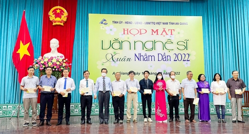 An Giang họp mặt văn nghệ sĩ nhân dịp Xuân Nhâm Dần 2022