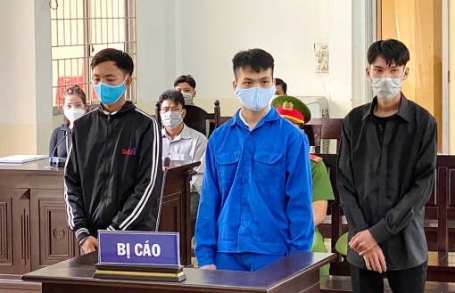 Bênh vực bạn, mang tội giết người