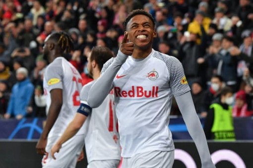 Coman giúp Bayer Munich thoát thua trước Salzburg trên đất Áo