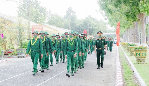 “Lá còn xanh…”