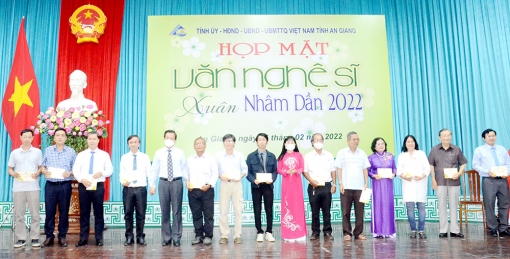 Văn nghệ sĩ góp phần xây dựng quê hương An Giang