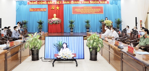 “Cán bộ là cái gốc của mọi công việc”