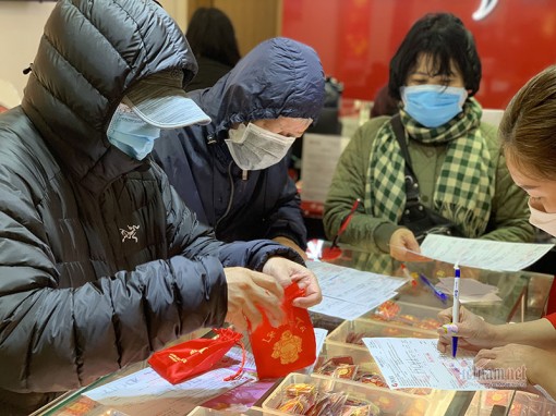Giá vàng hôm nay 21-2: Mỹ - Nga căng thẳng, vàng 1 hướng tăng lên