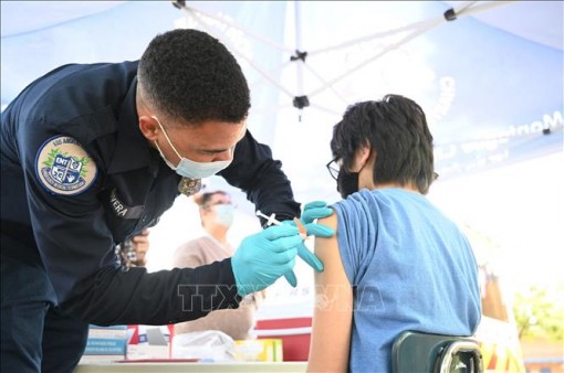 Mỹ xem xét phê duyệt tiêm mũi thứ 4 vaccine ngừa COVID-19