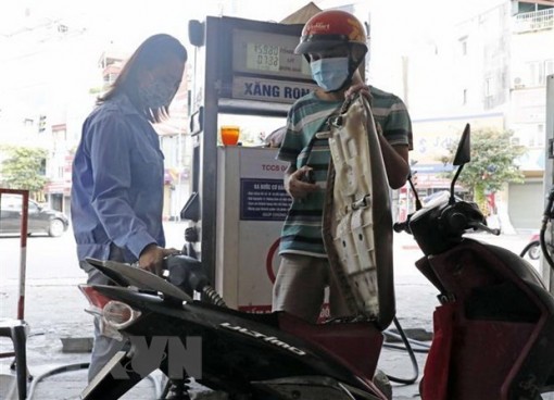 Những giải pháp nào để điều hành giá xăng dầu phù hợp hơn?