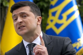 Ukraine ban hành thiết quân luật