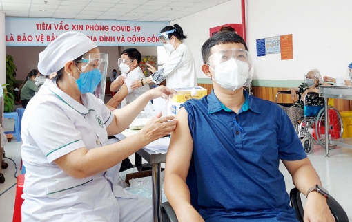 Chủ tịch UBND tỉnh An Giang chỉ đạo tăng cường thực hiện các biện pháp phòng, chống dịch COVID-19