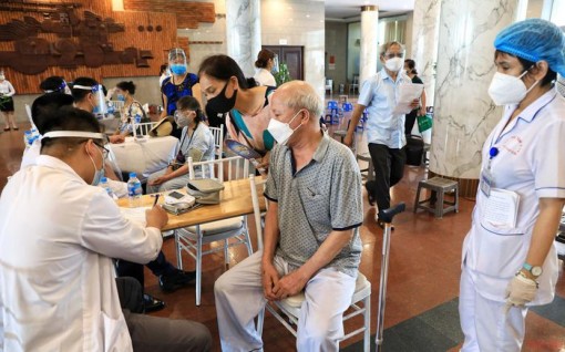 Thực hiện hiệu quả Chiến dịch tiêm vaccine, phòng, chống dịch COVID-19