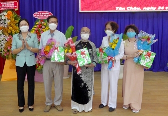 UBND TX. Tân Châu tổ chức họp mặt kỷ niệm 67 năm ngày Thầy thuốc Việt Nam