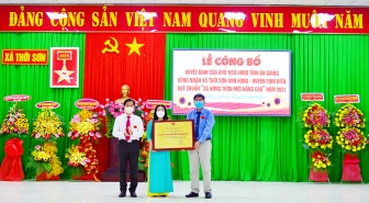 Xã Thới Sơn Anh hùng đón bằng công nhận đạt chuẩn xã nông thôn mới nâng cao năm 2021