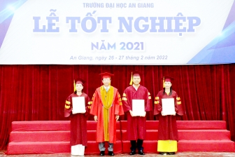 Trường Đại học An Giang long trọng tổ chức lễ tốt nghiệp và trao bằng cho các tân thạc sĩ, cử nhân, kỹ sư