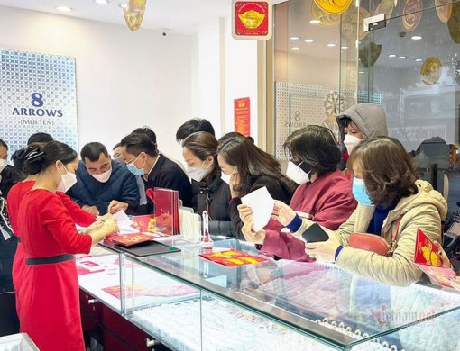 Giá vàng hôm nay 26-2: Giảm mạnh sau chạm đỉnh lịch sử