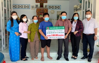 Công đoàn Ngân hàng Chính sách xã hội đỡ đầu 8 trẻ mồ côi do đại dịch COVID-19 tại An Giang