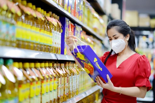 Người dân và doanh nghiệp hưởng lợi từ việc giảm thuế VAT