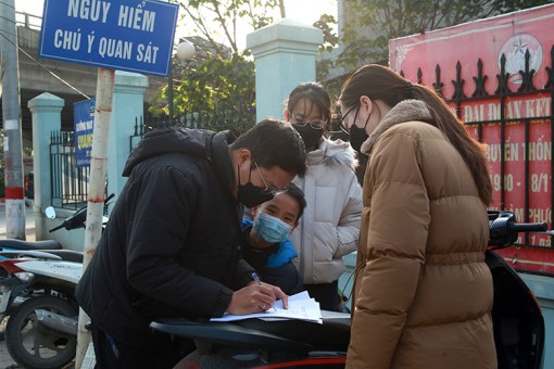 Người dân vẫn kêu khó về thủ tục khai báo F0, hưởng chế độ ốm đau BHXH