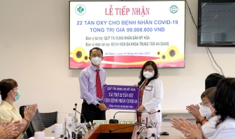 Quỹ Tín dụng nhân dân Mỹ Hòa tặng 22 tấn ô-xy hỗ trợ điều trị COVID-19