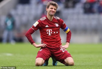 Thomas Mueller đá phả lưới nhà, Bayern chia điểm ngay tại Allianz