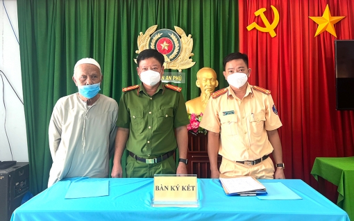Phát huy vai trò chức sắc, chức việc và người có uy tín