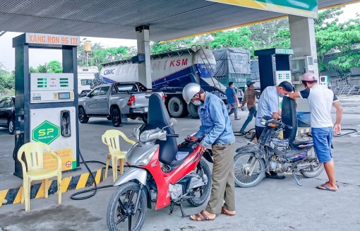 Tính toán để sớm có cơ chế điều hành giá xăng dầu phù hợp diễn biến thị trường