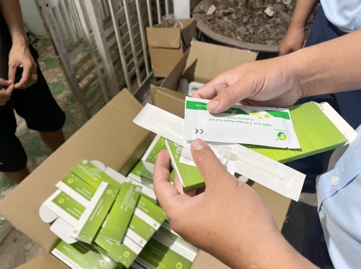 Cục Quản lý thị trường An Giang phát hiện 61.900 khẩu trang, 400 test SARS-CoV-2 không hóa đơn chứng từ