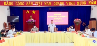 Ban Thường vụ Huyện ủy Phú Tân họp sơ kết quý I - 2022