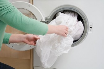 Cách vệ sinh máy giặt siêu sạch bằng giấm trắng