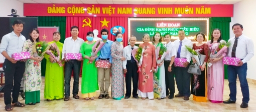 Liên hoan gia đình hạnh phúc tiêu biểu xã Bình Phước Xuân