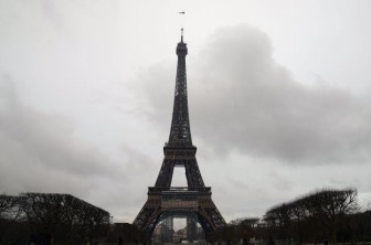 Tháp Eiffel cao thêm 6 mét