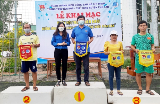 Tuổi trẻ huyện Phú Tân hào hứng tham gia “Ngày hội thanh niên khỏe”