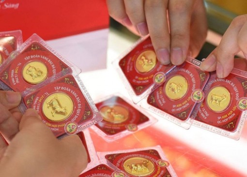 Giá vàng hôm nay 19-3: Vàng trụ vững trên ngưỡng cao