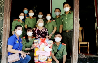 Đoàn Thanh niên và phụ nữ Công an An Giang trồng cây xanh hưởng ứng Chương trình “Vì một Việt Nam xanh”