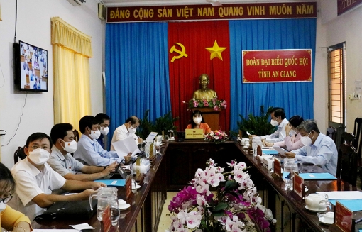 “Hoạt động chất vấn là sự cảnh báo”