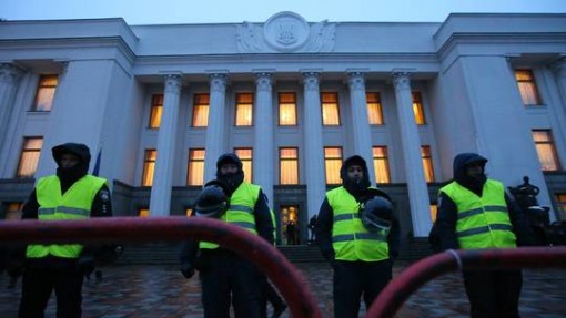 Ukraine đình chỉ hoạt động của 11 đảng chính trị đối lập