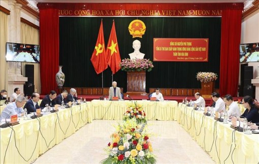 Tổng Bí thư Nguyễn Phú Trọng thăm, làm việc tại tỉnh Hòa Bình