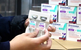 Lô thuốc kháng thể đơn dòng Evusheld đầu tiên về Việt Nam
