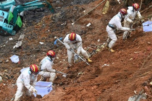 Vụ rơi máy bay ở Trung Quốc: Giới chức xác nhận tìm thấy hộp đen thứ 2