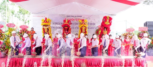 Khởi công xây dựng cầu Châu Đốc và đường dẫn vào cầu thuộc Dự án Xây dựng tuyến đường liên kết vùng, đoạn từ TX. Tân Châu đến TP. Châu Đốc