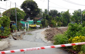 Khẩn trương khắc phục đoạn đường sụt,  lún tại xã Phú Hưng