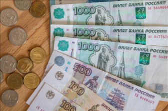 Đồng ruble rời khỏi mức cao nhất của 5 tuần