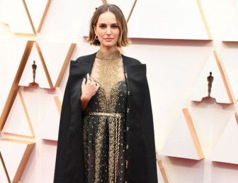 Natalie Portman lộng lẫy với thiết kế Dior tại Oscar