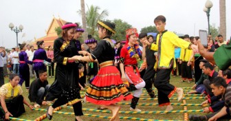 Rực rỡ sắc màu văn hoá các dân tộc Việt Nam trong tháng 4