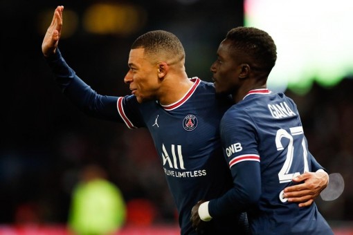 Mbappe bất ngờ tuyên bố có thể ở lại PSG