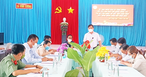 Bí thư Thị ủy Tân Châu Huỳnh Quốc Thái kiểm tra xây dựng nông thôn mới ở xã Vĩnh Xương