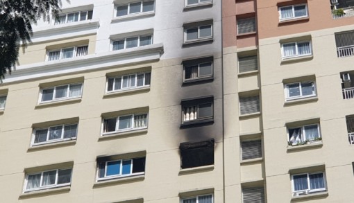 TP Hồ Chí Minh: Cháy căn hộ chung cư ở Quận 12, cư dân hốt hoảng tháo chạy