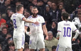 Benzema lập hat-trick cực đỉnh, Real Madrid khiến Chelsea bẽ mặt