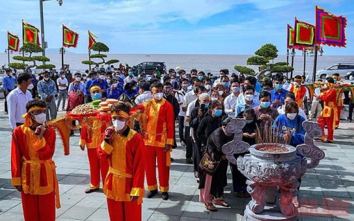 Cà Mau dâng hương Đức Quốc Tổ Lạc Long Quân