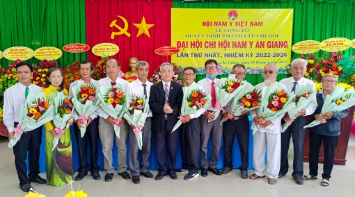 Công bố quyết định thành lập và Đại hội lần thứ nhất Chi hội Nam y An Giang