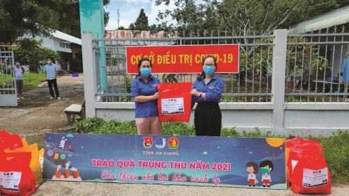Trưởng thành cùng Đoàn