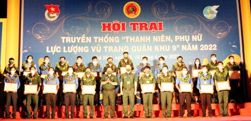 Nhiều cá nhân được tuyên dương, trao giải tại Hội trại truyền thống “Thanh niên, phụ nữ lực lượng vũ trang Quân khu 9”